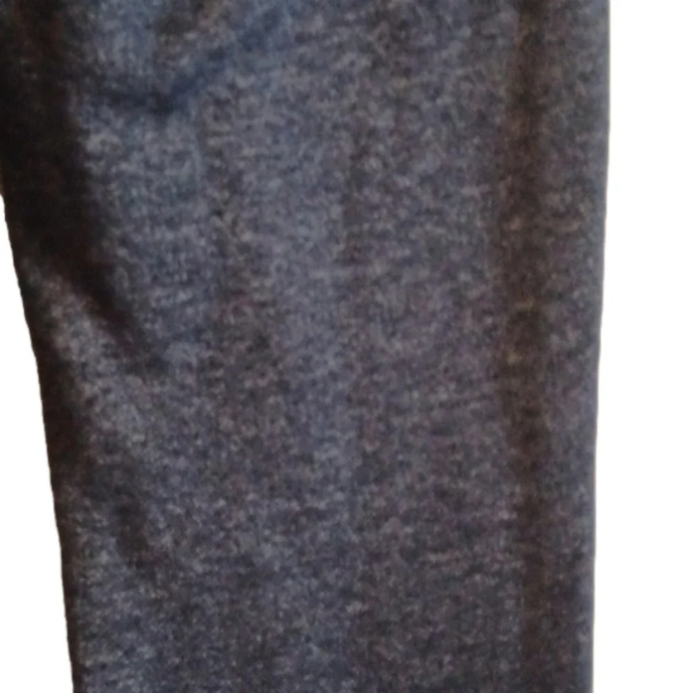 levi joggers,  boys size medium .( 10-12 yrs)  Speckled. Good used condition.